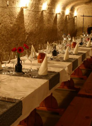 Thummerer borkóstoló borvacsorával kemencében sült finomságokkal