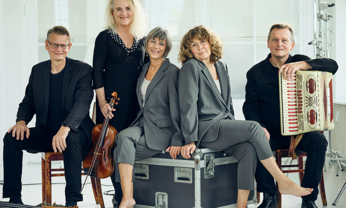 Sisters of Mercy - Leonard Cohen gallerikoncert