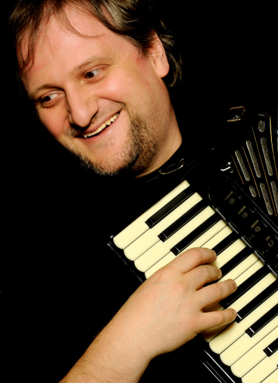 Orosz Zoltán Harmonikaművész szóló koncertje - Győrújbaráton