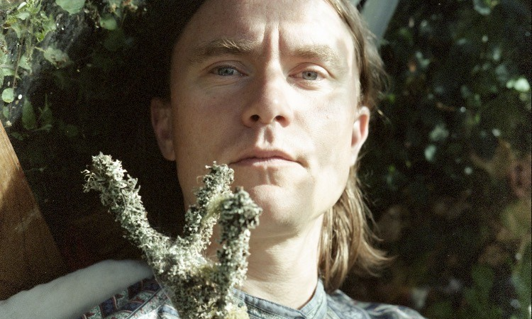 GYLDEN TORSDAG + GULDBAR: Koncert med Bisse