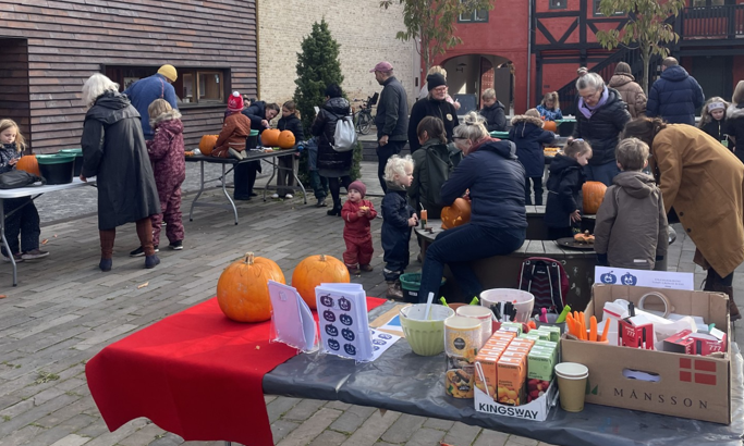 GRÆSKARSKÆRING MED TRE PÅ STRIBE I SORØ 🎃