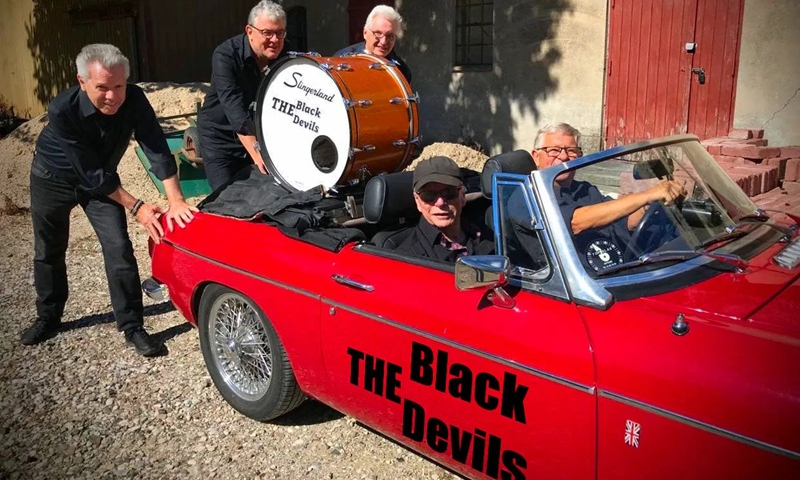 THE BLACK DEVILS
