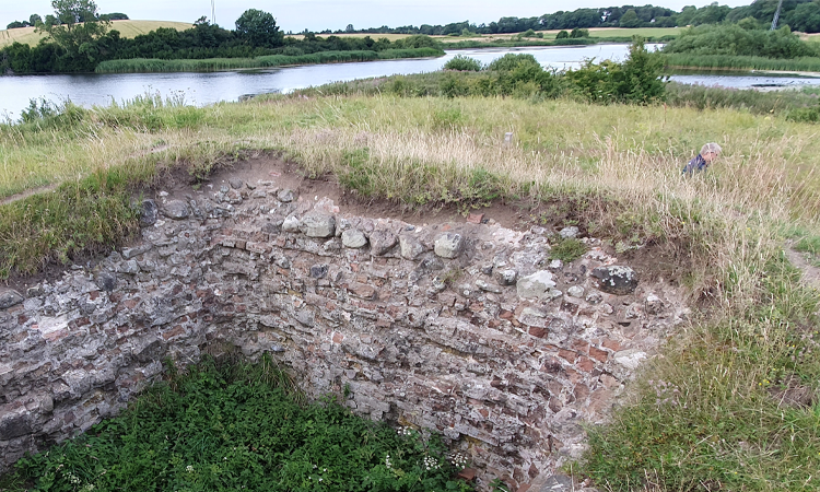 Rundvisning på Næsholm borgruin