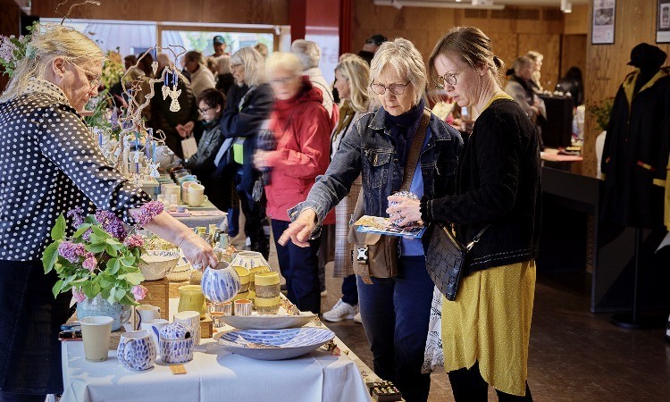 FORÅRSBAZAR 2026: Design, kunsthåndværk, smykker og meget mere